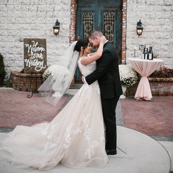 Welcome to my closet! - Picture 2 of 6